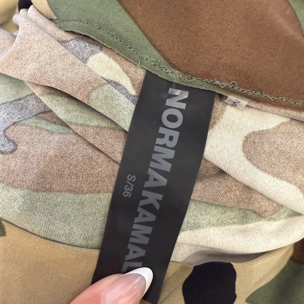 NORMA KAMALI CAMO OFF SHOULDER LONGSLEEVE SMALL REVOLVE RARE STYLE - Picture 3 of 6